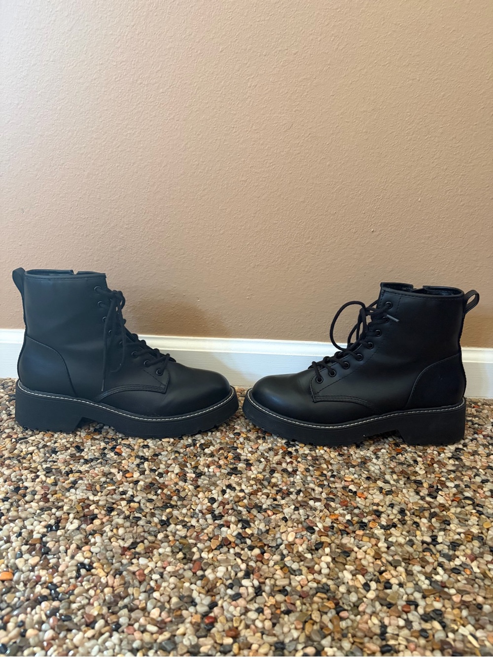 Madden Girl Women's Carra Lace Up Lug Sole Combat Boots Boots US M 9.5